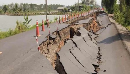 Papua Yeni Gine açıklarında deprem sonrası tsunami uyarısı: Kıyılar boşaltıldı, limanlar durdu